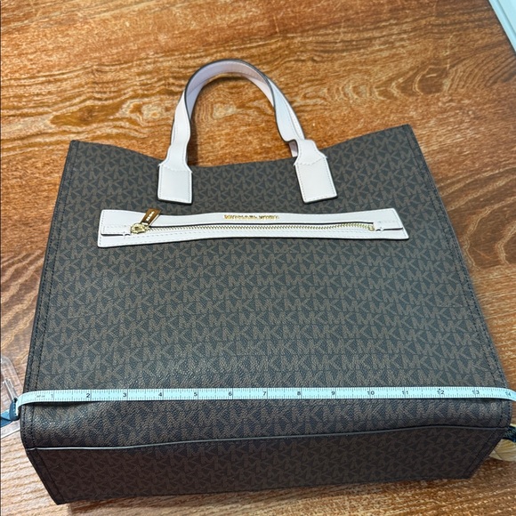 Michael Kors Brown and Pink Tote Bag - Picture 12 of 15